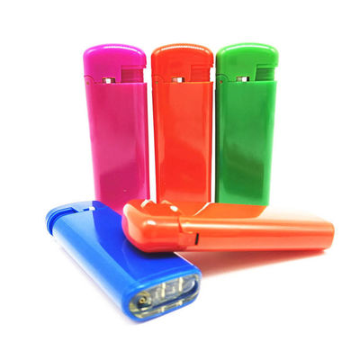 Regalo para hombres fumadores con encendedores de piezo pesados y encendedor a prueba de viento recargable