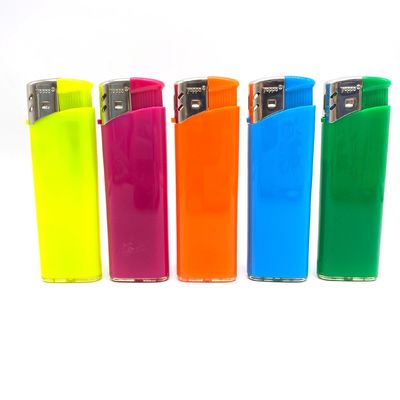 Materiales POM de fijación de llama encendedor de gas desechable encendedor electrónico cigarrillo garantía ISO