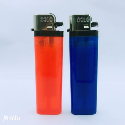Enciendador transparente desechable con estilo personalizado y solicitud personalizada