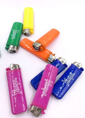 Cinco colores BBQ personalizado fuego encendedor eléctrico para cigarrillos desechables gas recargable
