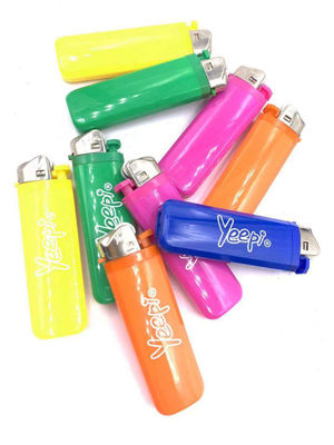 Cinco colores BBQ personalizado fuego encendedor eléctrico para cigarrillos desechables gas recargable