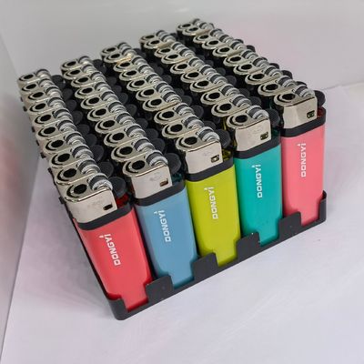2022 encendedores accesorios para fumar cigarrillos encendedor de pedernal con opción de solicitud de muestras