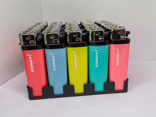 2022 encendedores accesorios para fumar cigarrillos encendedor de pedernal con opción de solicitud de muestras