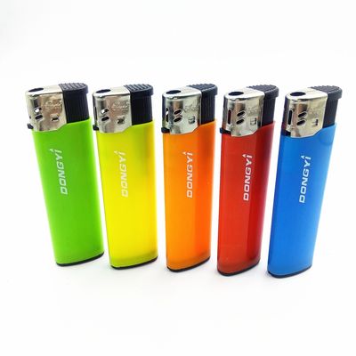 Plastico de tamaño 79mm Recarga electrónica o encendedor de llama desechable para el mercado de Middlest