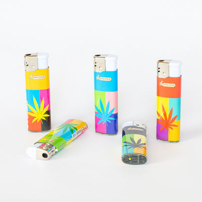 Solicitud personalizada Diseño de etiqueta de cinco colores encendedor de gas para cigarrillos tapa de viento de níquel