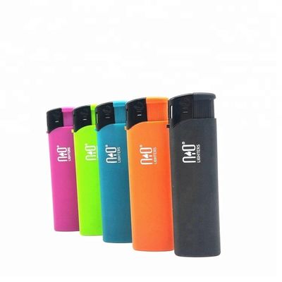 Linterna de gas recargable de plástico de cinco colores 8.2*2.42*1.23cm con materiales de China