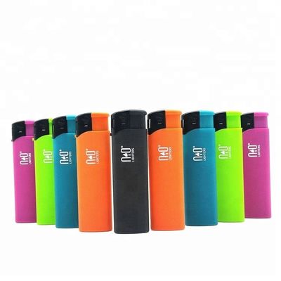 Linterna de gas recargable de plástico de cinco colores 8.2*2.42*1.23cm con materiales de China