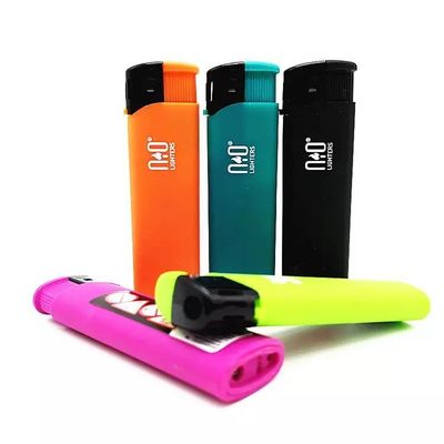 Material POM cigarrillo de gas encendedor desechable de plástico personalizado para espacio de impresión grande