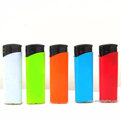 Muestras US 0.03/Piece Color sólido encendedor de linterna caja de cigarrillos con y encendedor de linterna
