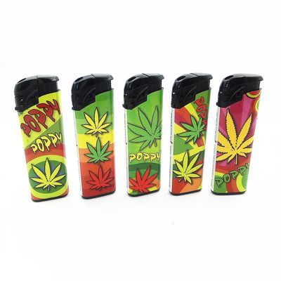 Solicitud personalizada Enciendador de cigarrillos de plástico de gas Dongyi Diseño 2023 con personalización