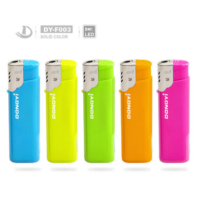 Encendiente resistente al viento de plástico recargable con lámpara LED