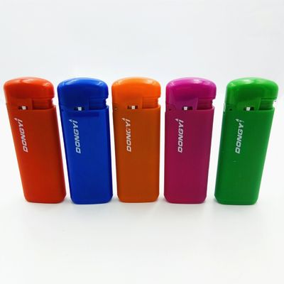 Cigarretas de gas reutilizables a prueba de viento y personalizables para sus necesidades Dy-F008