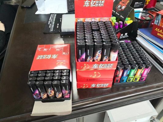 Petición personalizada Líneas de producción Dy-F028 encendedores de gas a prueba de viento personalización