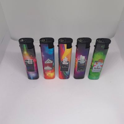 Solicitud personalizada Windproof Stylish Jet Blue Flame Novedad encendedores de gas en Dongyi