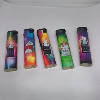 Solicitud personalizada Windproof Stylish Jet Blue Flame Novedad encendedores de gas en Dongyi