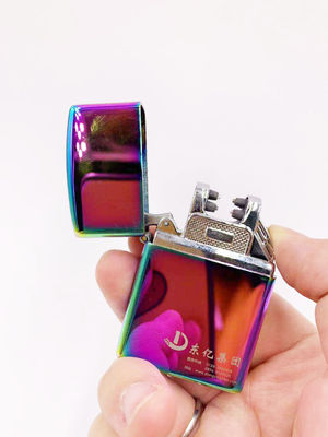 Cargador de doble arco USB de metal encendedor de cigarrillos electrónicos a prueba de agua en cinco colores