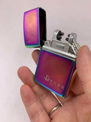 Cargador de doble arco USB de metal encendedor de cigarrillos electrónicos a prueba de agua en cinco colores